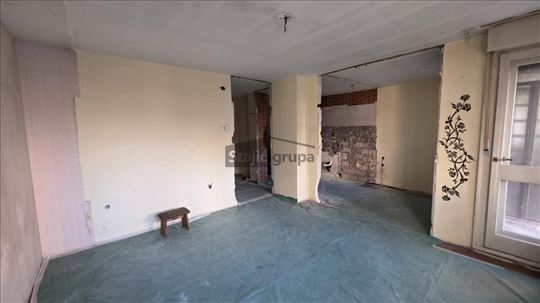 Blok 45–stan za renoviranje u blizini Savskog keja