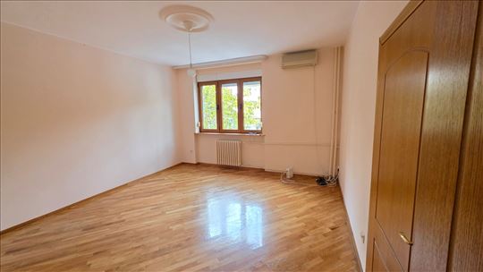 Bul.Kralja Aleksandra-Tašmajdan, 3.5soban salonac