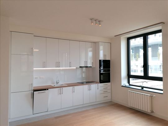 BW ECHO ,nov,neuseljavan3.0, polunamešten stan