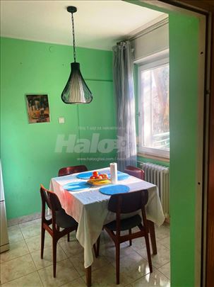 Centar, kod Matice srpske, namešten dvosoban stan 