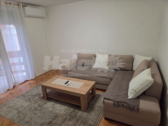 Izdaje se dvosoban, namešten stan 53kv.