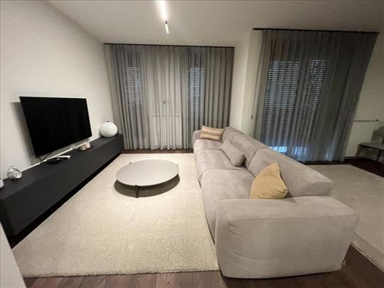 Izdaje se lux opremljen sa garažom,novogradnja ID#