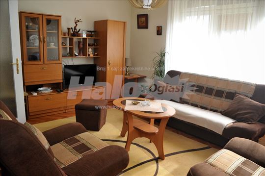 Izdajem stan kod Medicinskog fakulteta