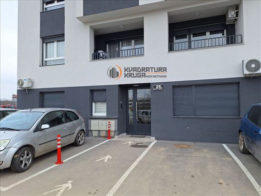 Izvanredan stan, idealna spratnost, odlična zgrada