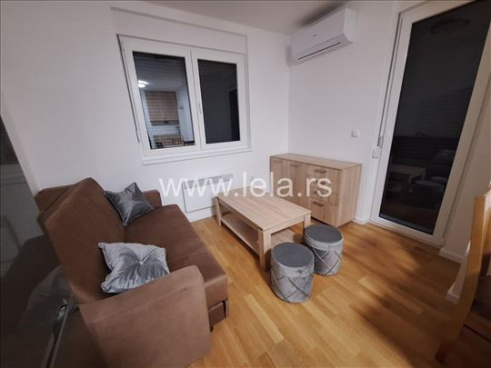 Jednosoban stan u zatvorenom kompleksu, Raj