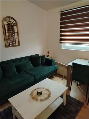 Karaburma, 1.5 stan,ulica Roda