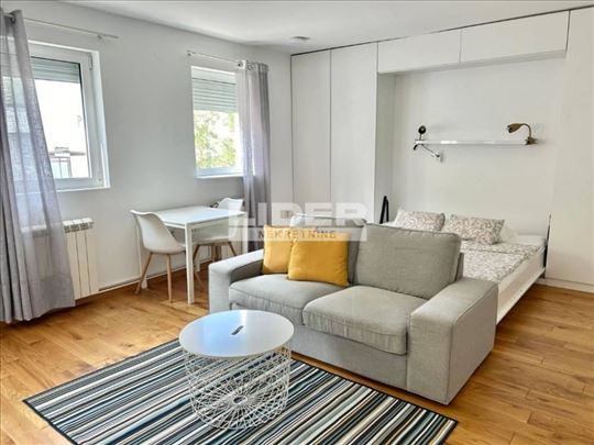 Lep, svetao stan u centralnom delu Vračara ID#1354