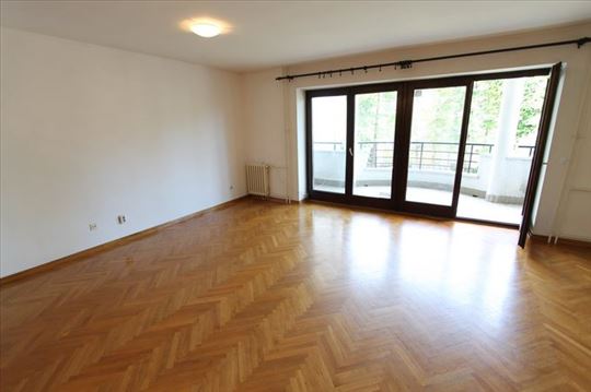 Lepa kuća sa dvorištem, ID 1371