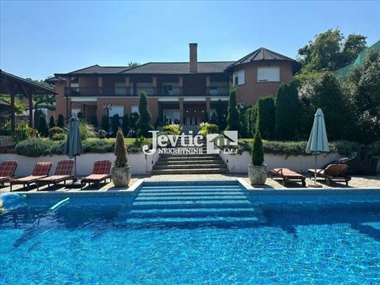 Luksuzna kuća sa bazenom