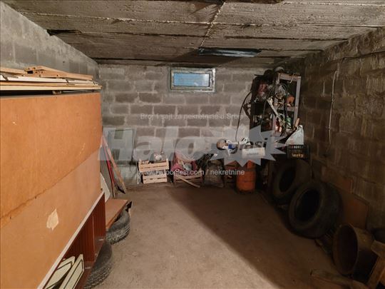 Na prodaju garaza u Boru