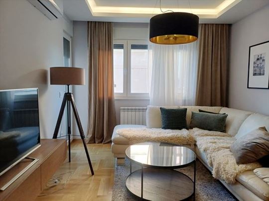 Nov, moderan stan, 2 spavaće sobe, ID 1990