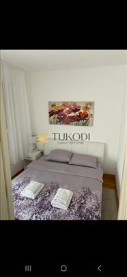 Odličan jednoiposoban stan u Belvillu sa parking m