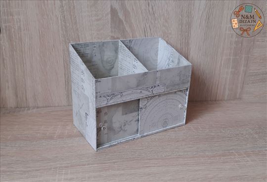 Organizator sa kliznim vratima