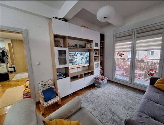 Luks, noviji , 62m2, dostupno i garažno mesto