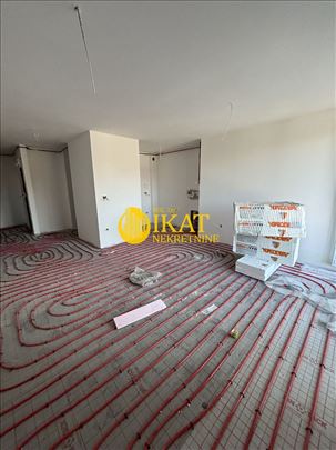 Stara Pazova 74,34m2 trosoban stan + pdv