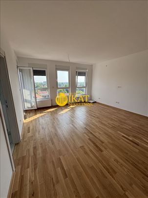 Stara Pazova 80m2 četvorosoban stan