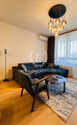 Trosoban lux stan,garaza,prvo izdavanje