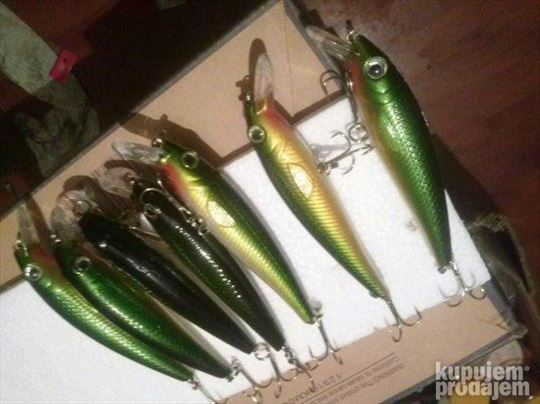 Varalica sa Zvecku Plivajuca 10 cm mod 2