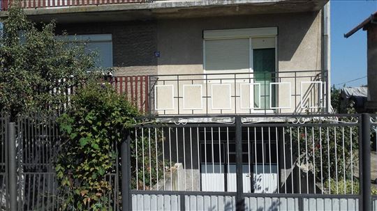 Kuća Dobanovci 120m2 11.5 ari