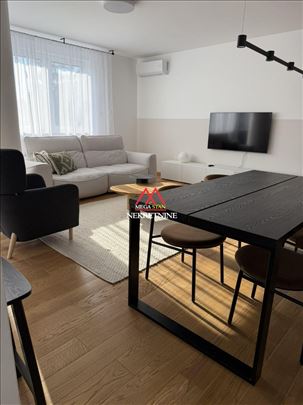 Četvorosoban stan - 105m2 - Sajmište