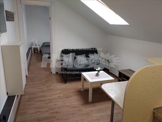 Garsonjera u Zemunu / Studio Apartment in Zemun 