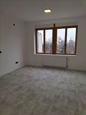 Idealan  prostor preko puta Tašmajdanskog parka 