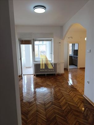 Izdaje se poslovni prostor na odličnoj lokaciji – 