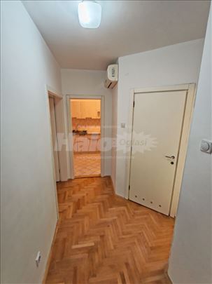 Izdajem stan na Bezanijskoj kosi 50m2