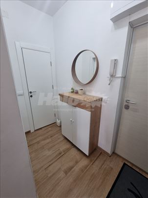 Izdajem stan nedeljka cabrinovica renoviran