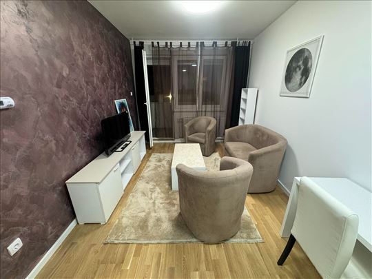 Jednoiposoban stan na Podbari ! Bele Njive