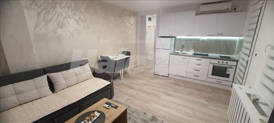 Luksuzan,kompletno namesten,nov stan 40m2 blok 24 