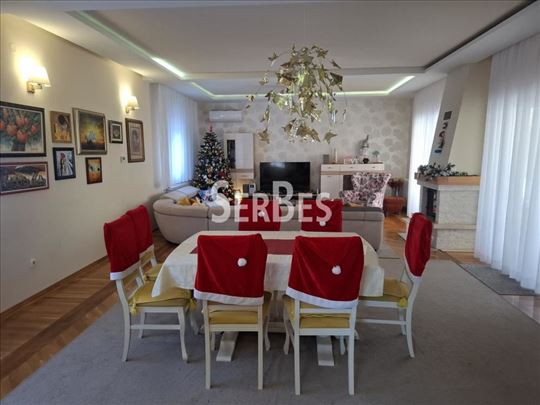 lux kuca 228m2 sa bazenom na Tatarskom brdu ID#173