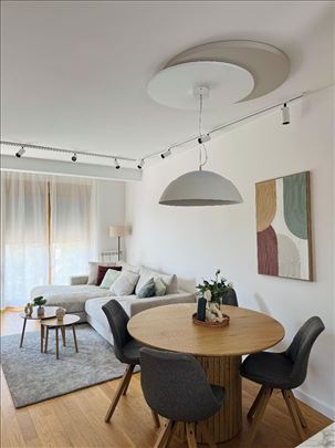 Moderan stan u kompleksu Zelena Avenija i parking