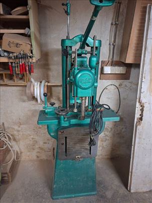 Na prodaju industrijska stubna bušilica – masivna