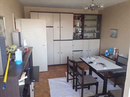 Odličan jednoiposoban stan Bloku 70 u dvospratnici