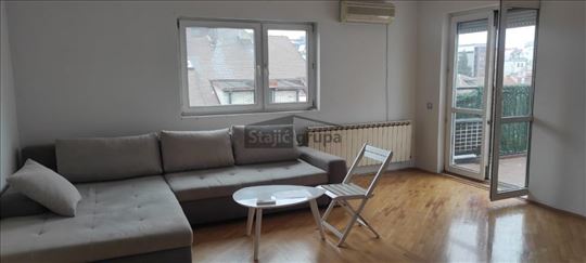 Poseban, svetao, dve terase