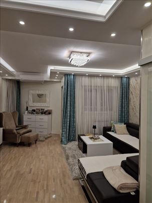 Prodajemo kopletno renoviran dvosoban stan, 73m, B