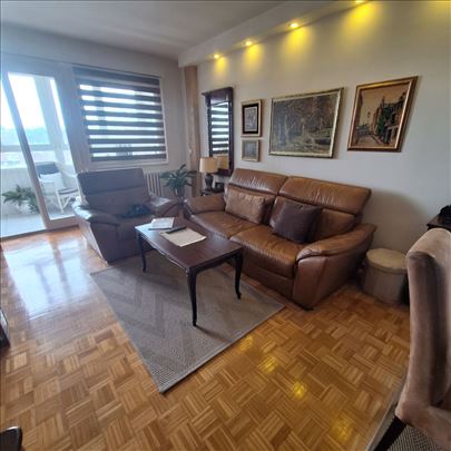 Renoviran, troiposoban stan, kod Imo centra, uknji