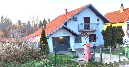 Kuća na Avali, Ripanj, Put za pećinu, 208m2