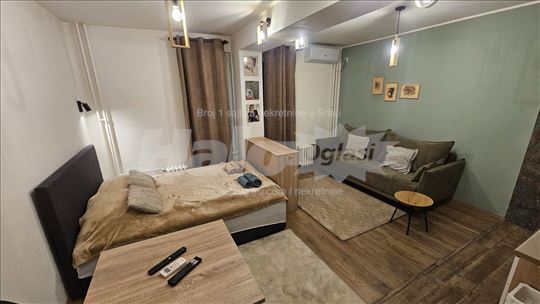 Stan, Crveni krst, 31m2, 