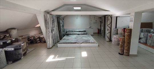 Zemun, Trg Branka Radičevića, 151m2, I sprat