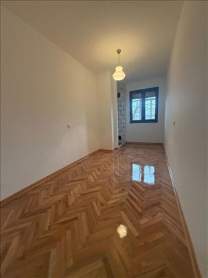 Fantastičan uknjižen dvosoban stan 41m2, Karaburma