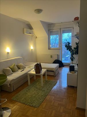 Garsonjera 25m2, Telep