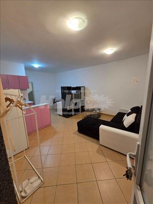 Izdajem kompletno namesten stan