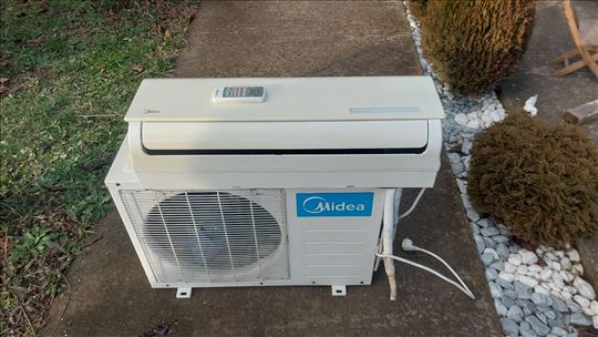Klima Midea 12000btu on/off