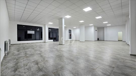 Lokal za izdavanje kod Bulevara sa parkingom