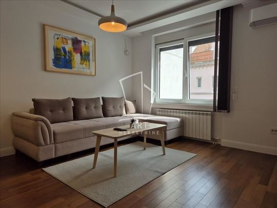 Luks stan nadomak Hrama Sv. Save ID#13644