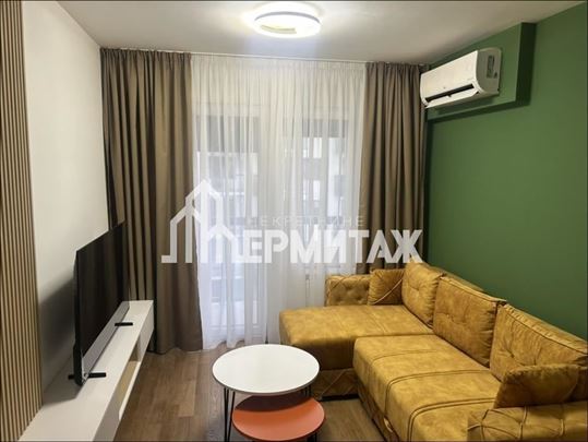 Luksuzan stan sa garažom, Zemun