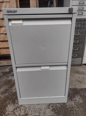 Metalni ormarić sa fiokama