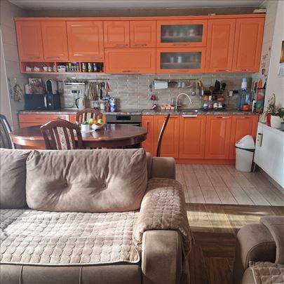 Nova spratn kuca 200m2,na 6ari placa